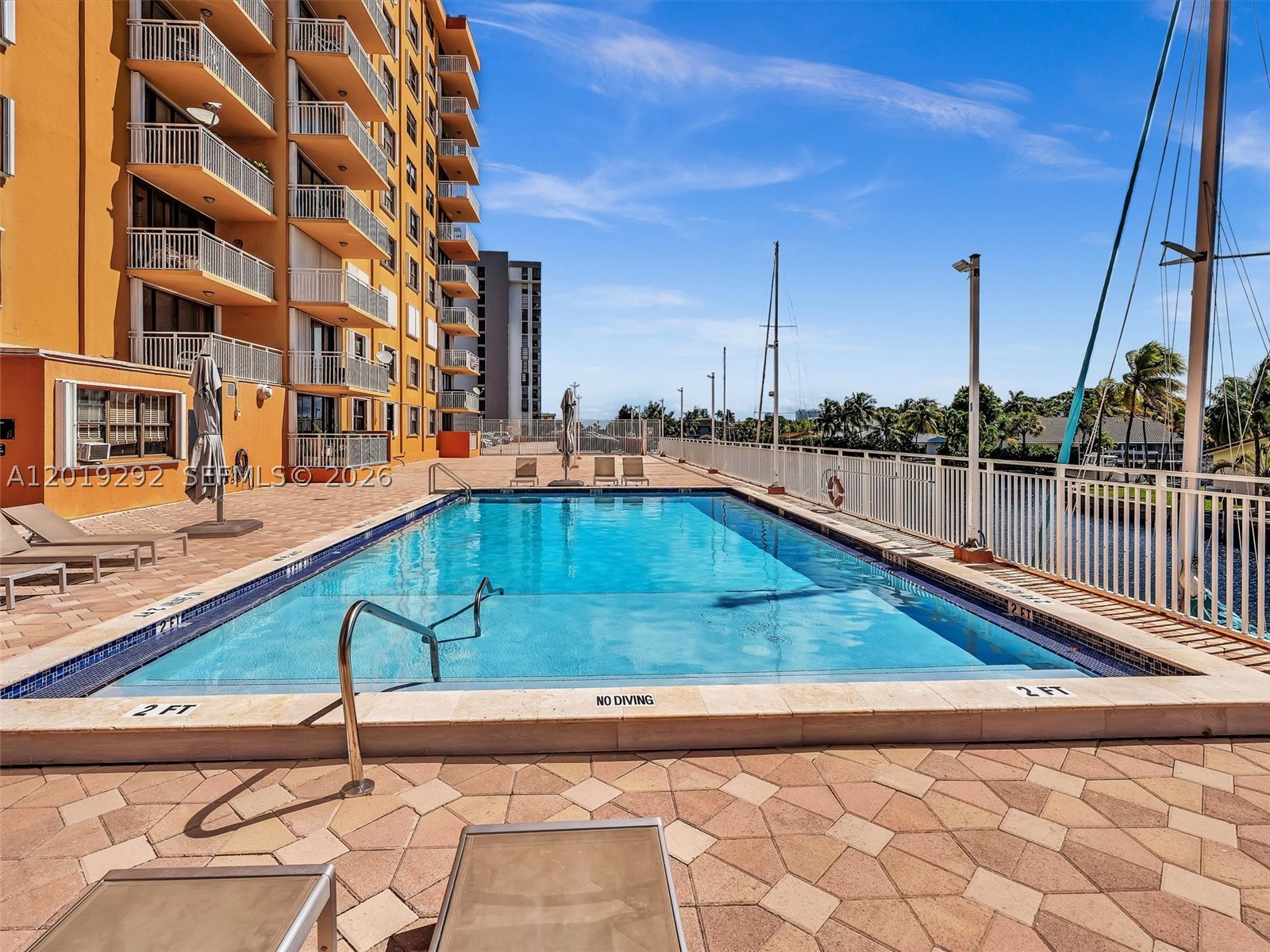 WATERSIDE TOWERS CONDO - Residential