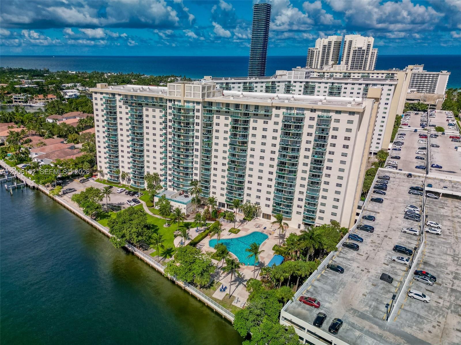 OCEANVIEW BUILDING A COND - Residential