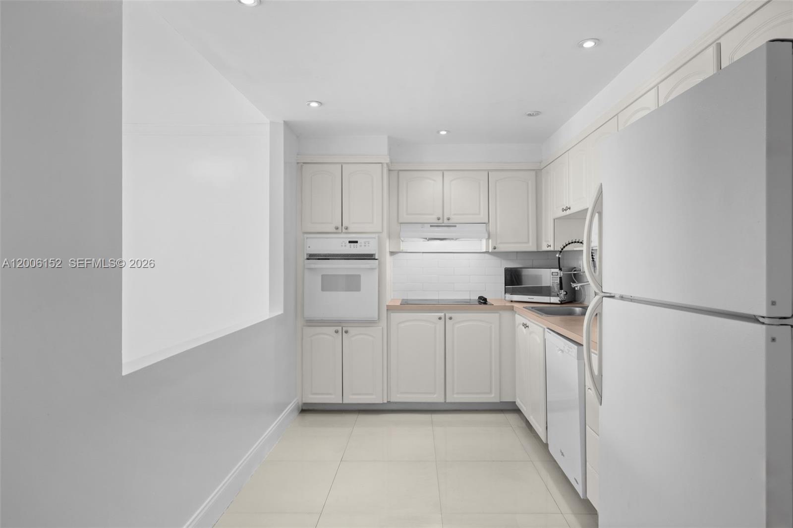 OCEANVIEW BUILDING A COND - Residential