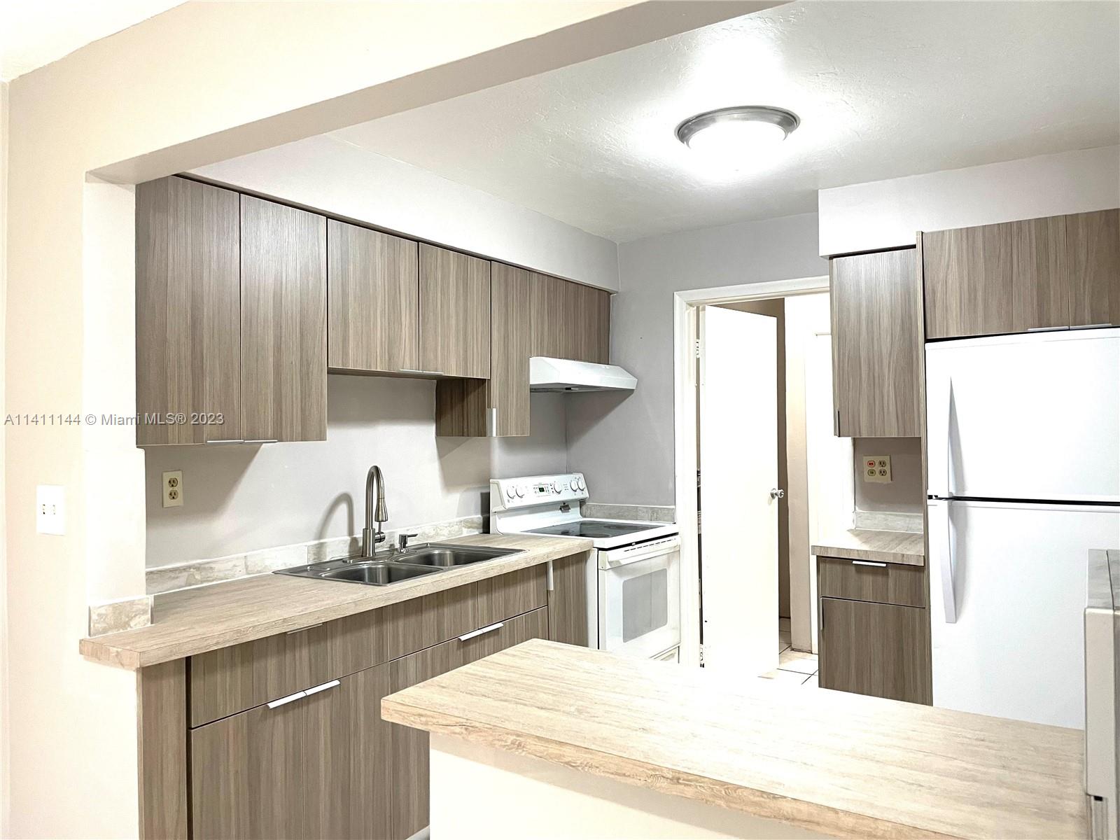 SUNRISE GOLF VILLAGE SECO - Residential