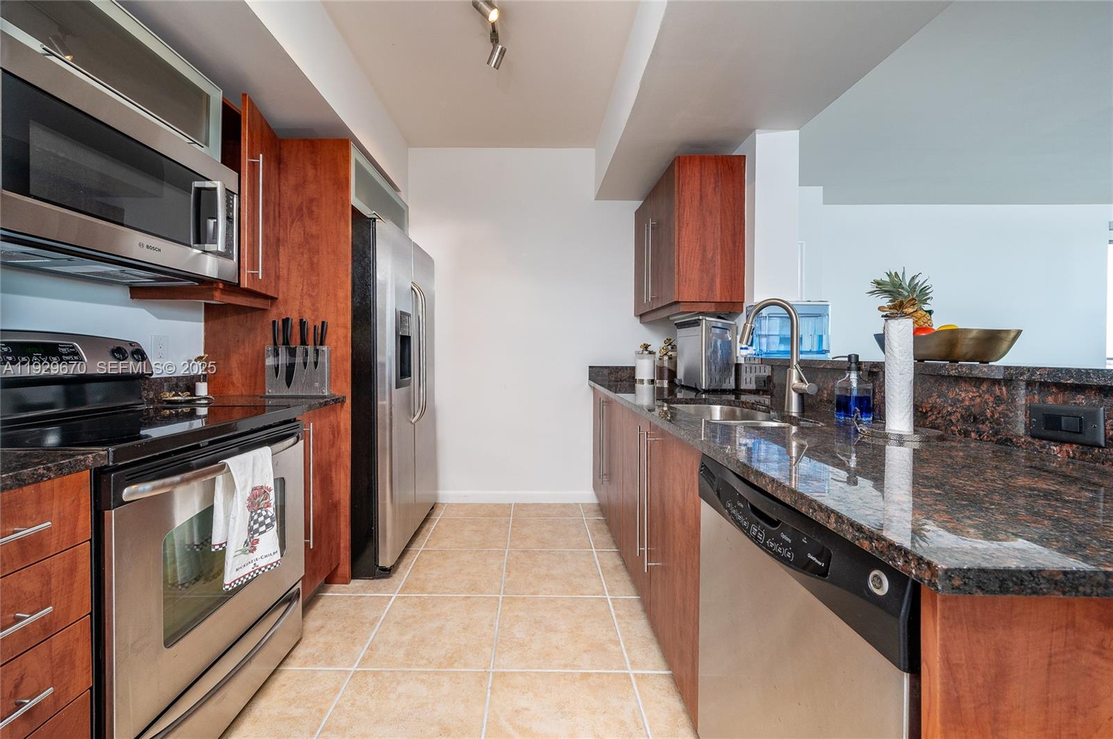 TOSCANO CONDO - Residential
