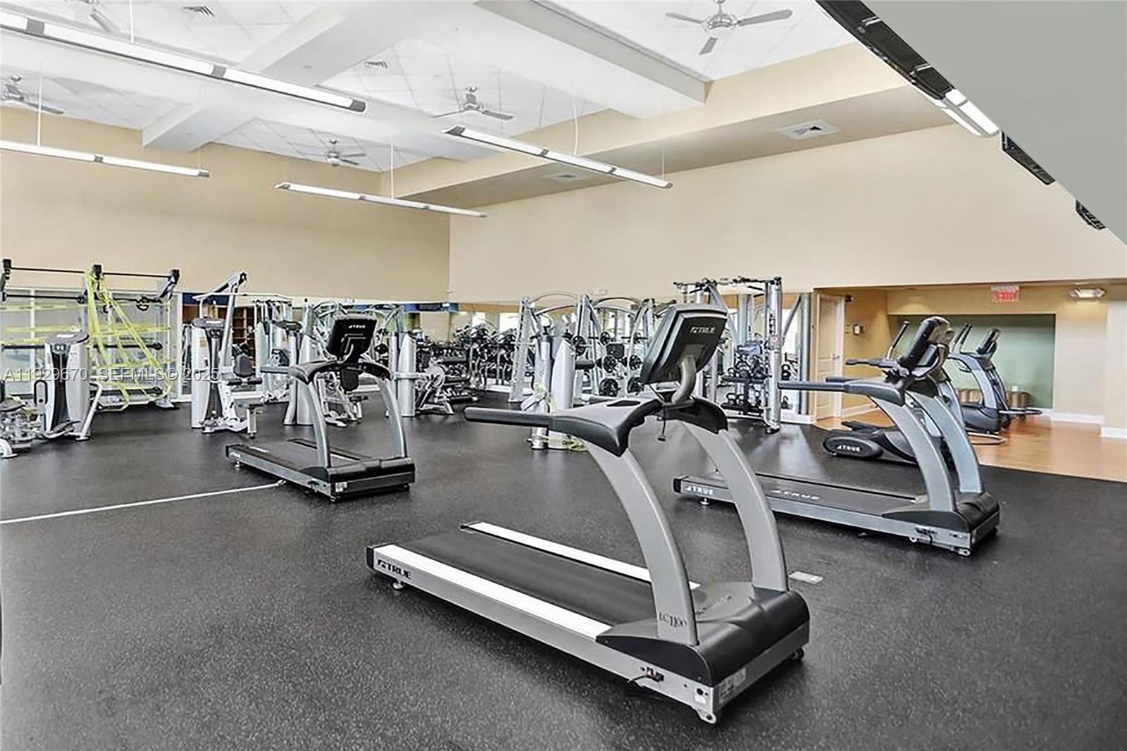 TOSCANO CONDO - Residential