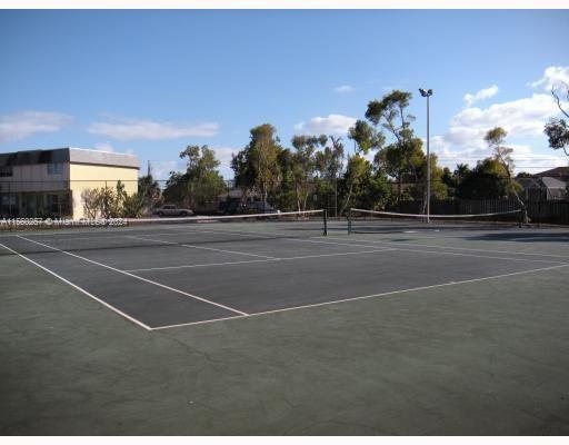 TOWNHOMES OF PLANTATION - Residential Lease