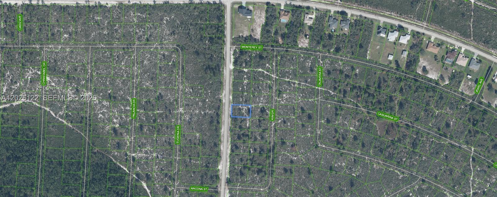 OWNER WILL FIANANCE!! 2K DOWN, 354.44 PER MONTH FOR 60 MONTHS AT 7%! BUILDERS DREAM 5 LOTS ADJACENT TO EACH OTHER. ALL ON A PAVED ROAD!! LOT IS ZONED FOR RESIDENTIAL PROPERTY! BUYING PROPERTY IN THE SUN N' LAKES GIVES YOU ACCESS TO THE SUN N' LAKES COMMUNITY CENTER. Sun N' Lakes features 2 championship 18-hole golf courses, a restaurant, clubhouse, gym, playground, community pool, splash pad, fitness center, pickleball, and tennis courts. Conveniently located in Sebring, just 1.5 hours from Disney, Tampa, and Anna Maria Island beaches, and close to Advent Health and Sun N Lake Elementary.