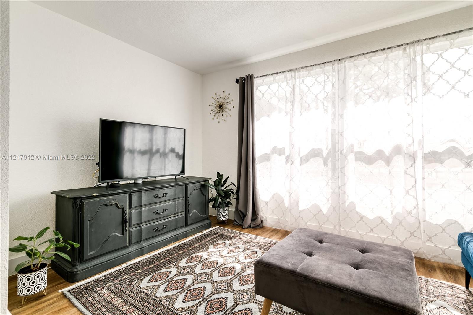CRESTWOOD - Residential