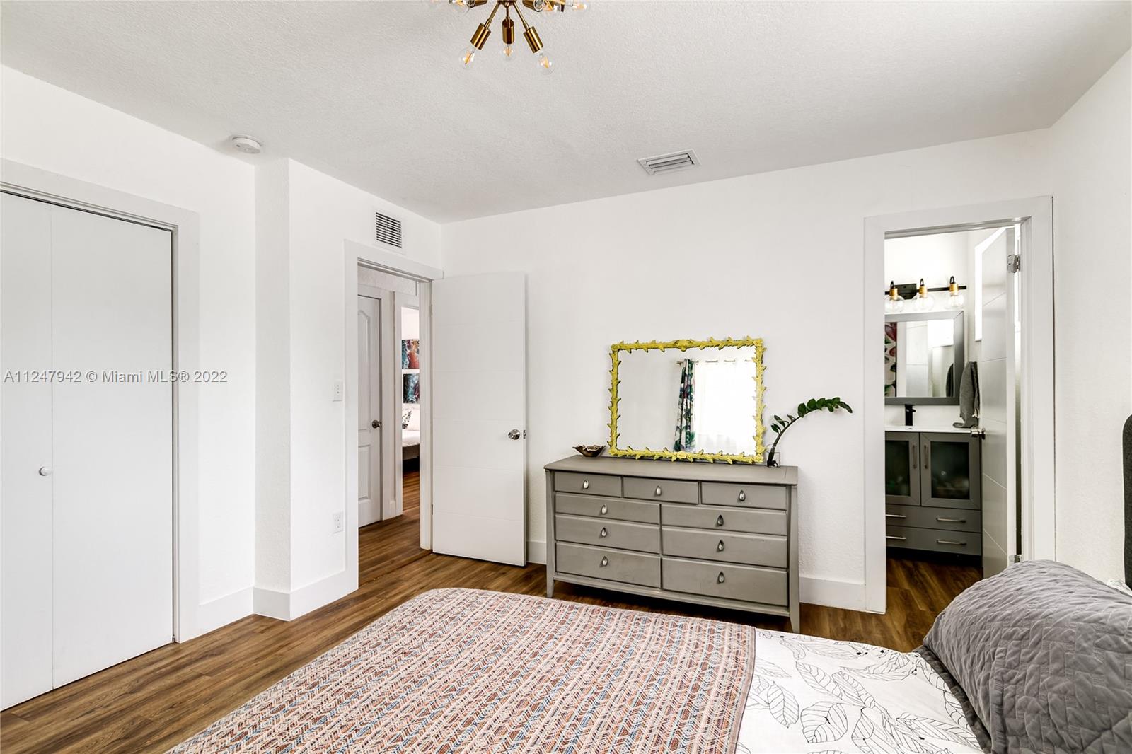 CRESTWOOD - Residential