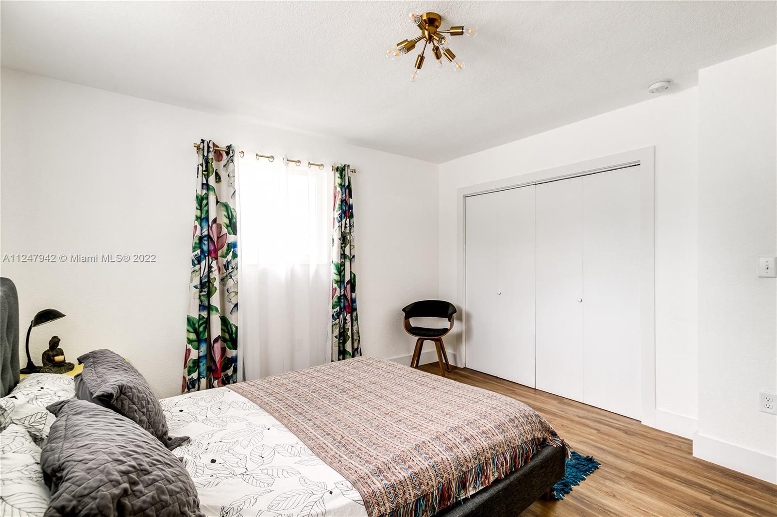 CRESTWOOD - Residential