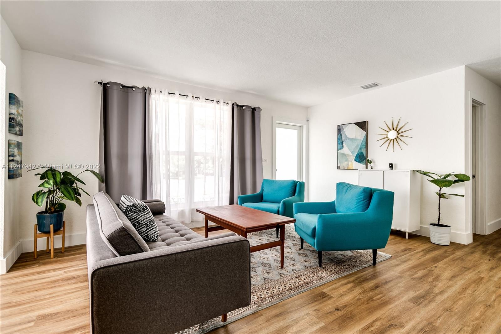 CRESTWOOD - Residential