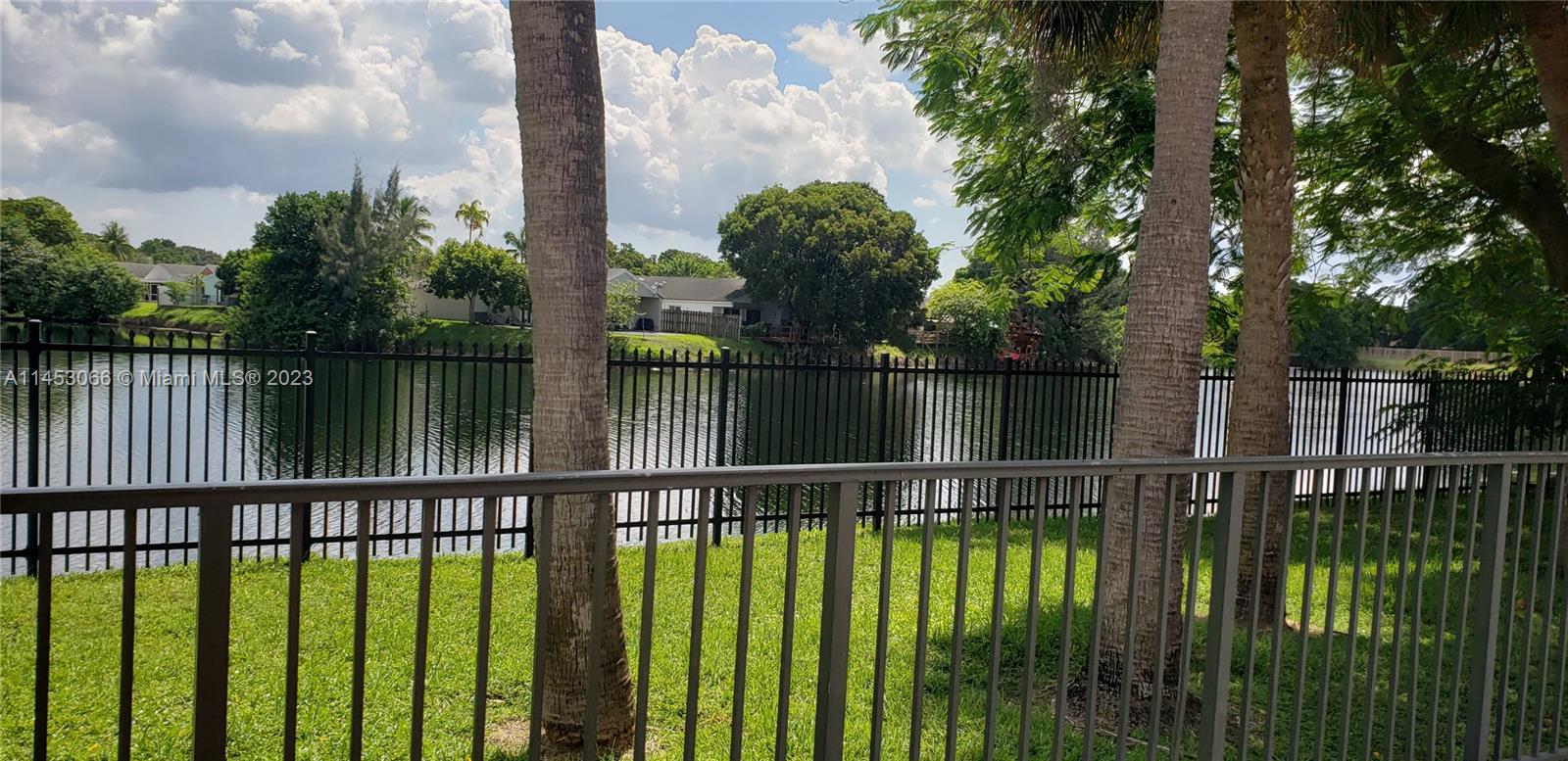 MAGNOLIA LANE CONDO - Residential
