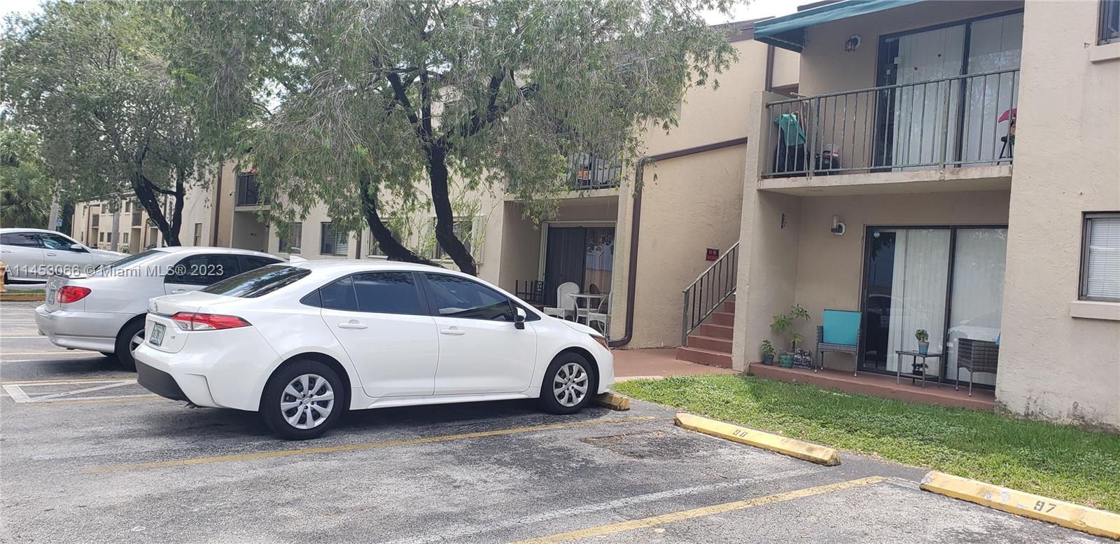 MAGNOLIA LANE CONDO - Residential