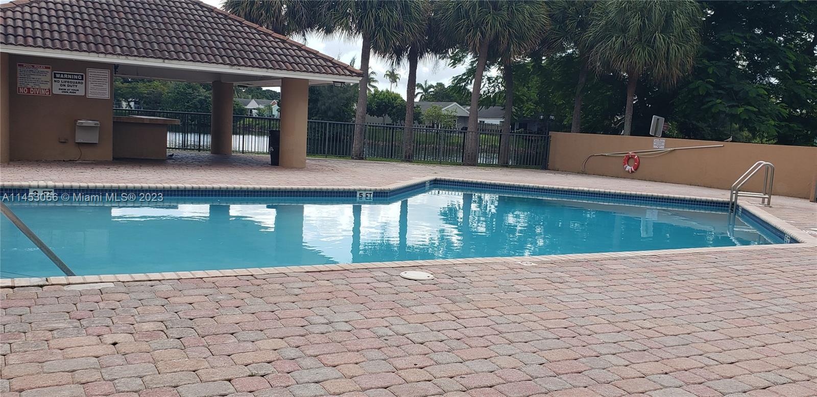 MAGNOLIA LANE CONDO - Residential