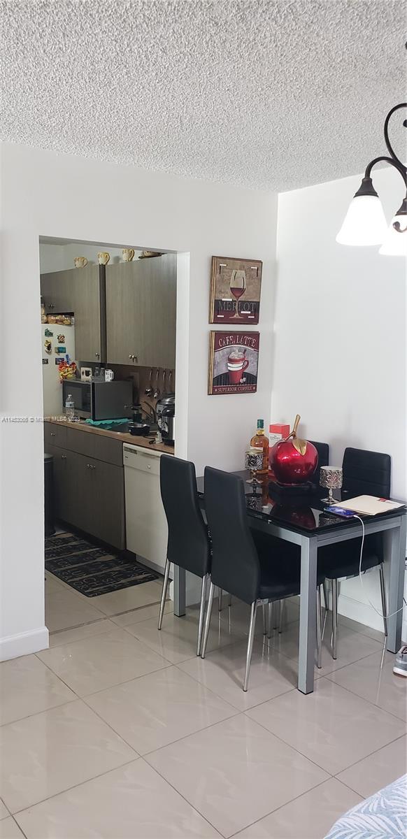 MAGNOLIA LANE CONDO - Residential