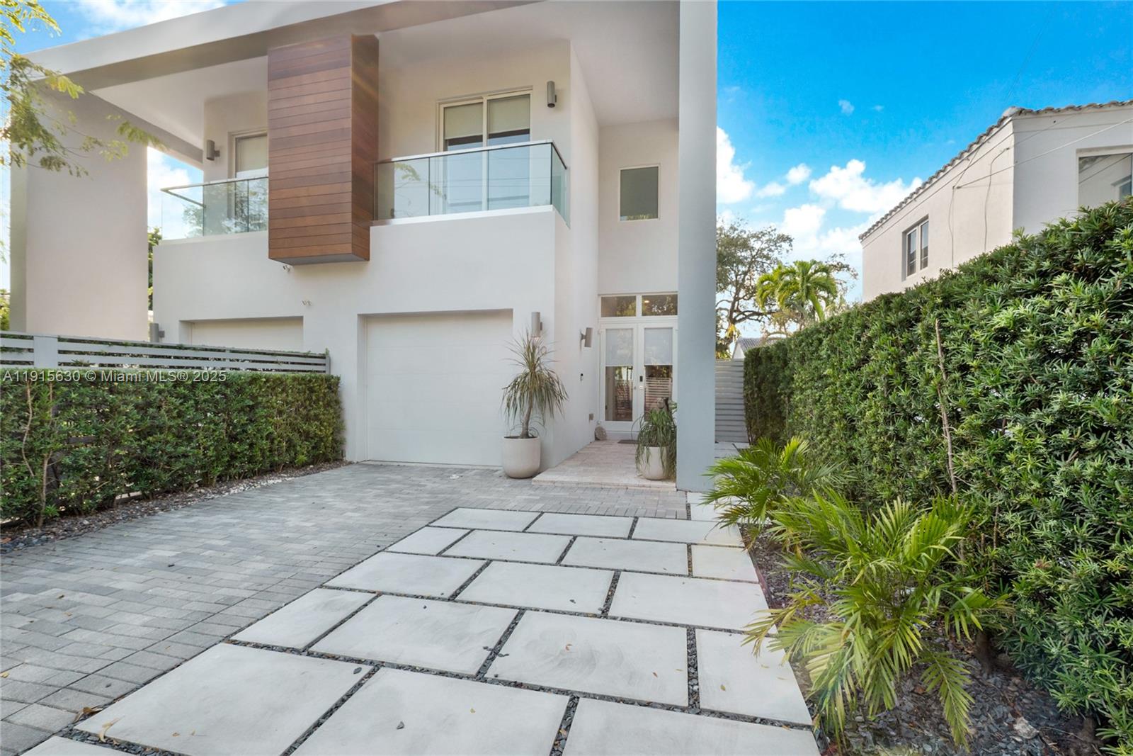 THE ROADS TOWNHOMES CONDO - Residential
