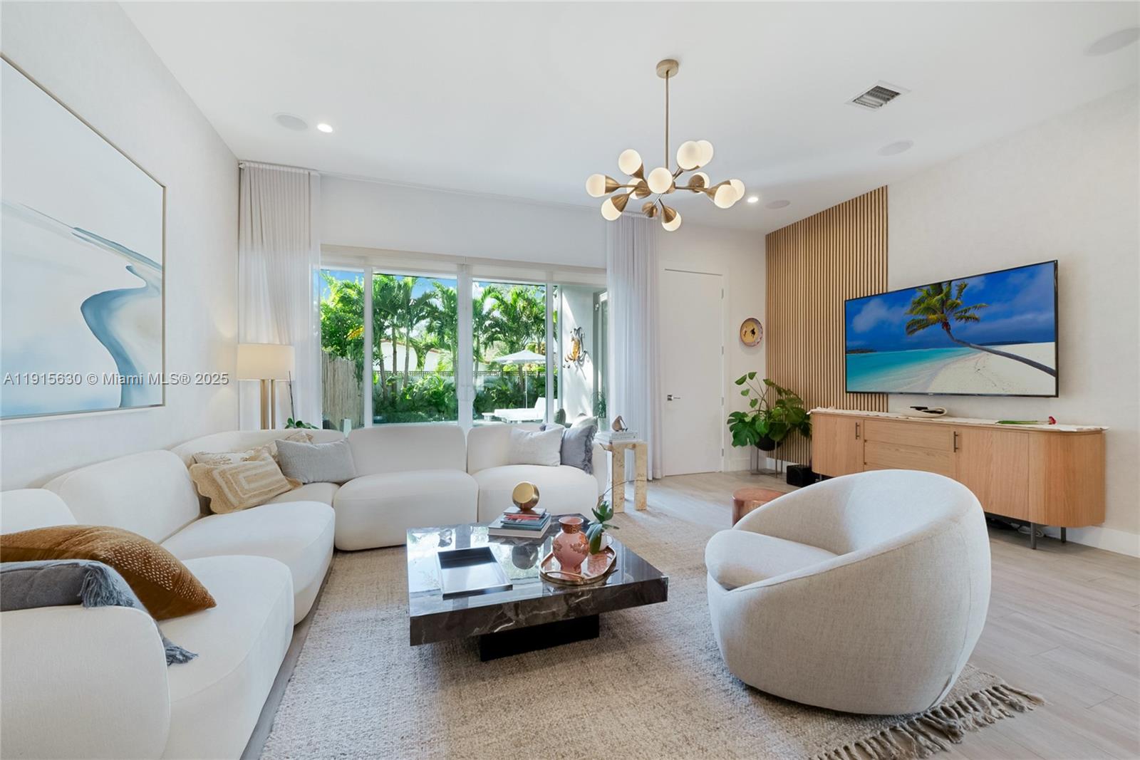 THE ROADS TOWNHOMES CONDO - Residential