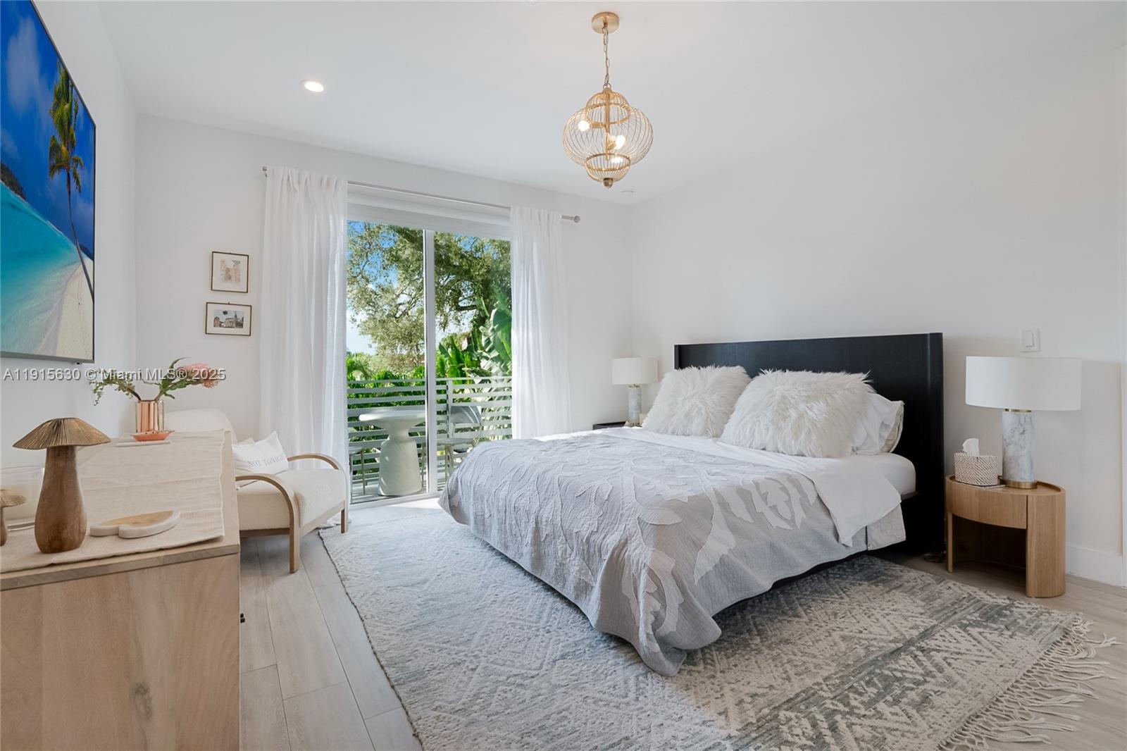 THE ROADS TOWNHOMES CONDO - Residential