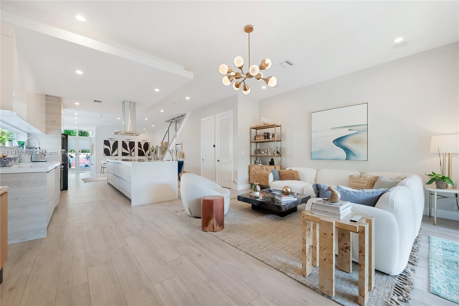 THE ROADS TOWNHOMES CONDO - Residential