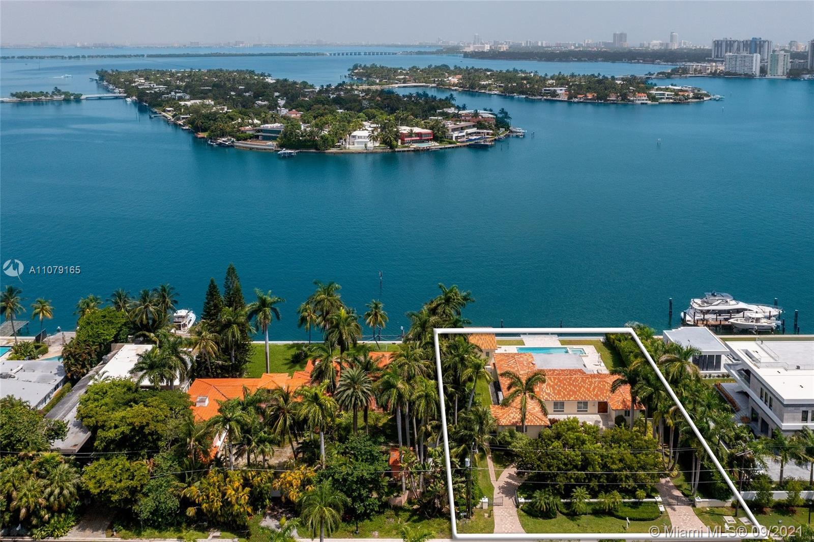 HIBISCUS ISLAND - Land