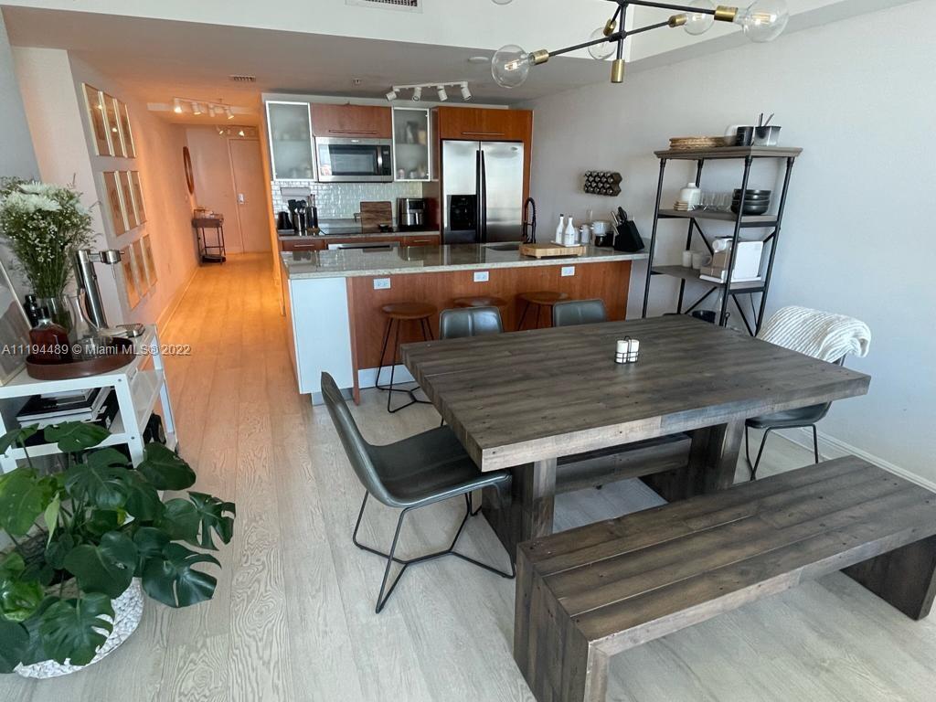 LATITUDE ON THE RIVER - Residential