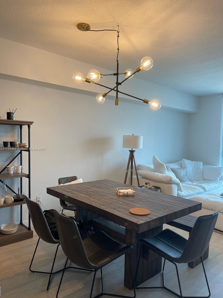 LATITUDE ON THE RIVER - Residential