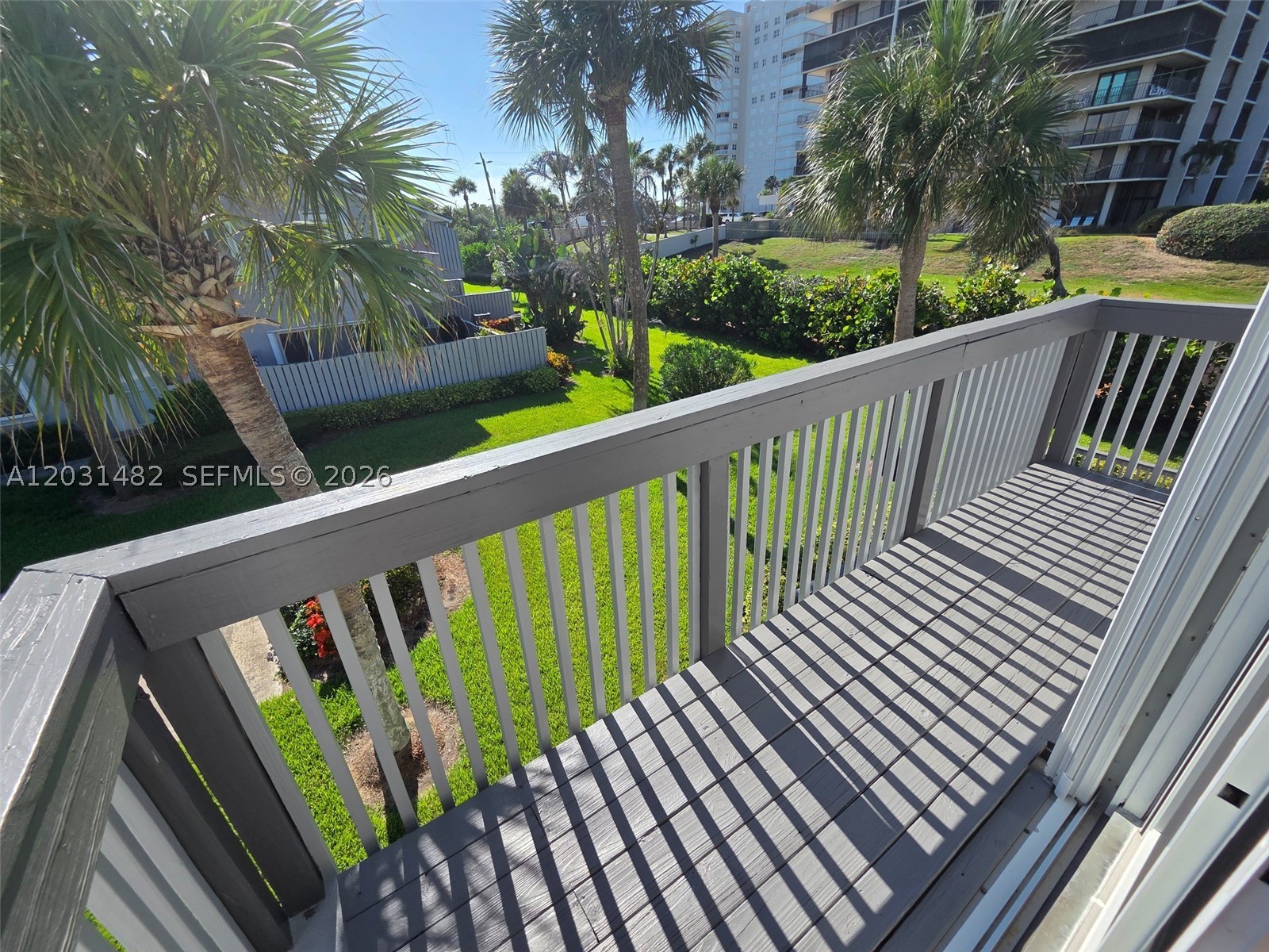 BREAKERS LANDING - Residential Lease