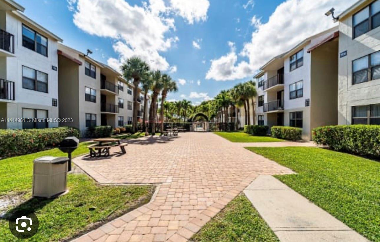 CLEAR LAKE CLUB CONDO - Residential Lease