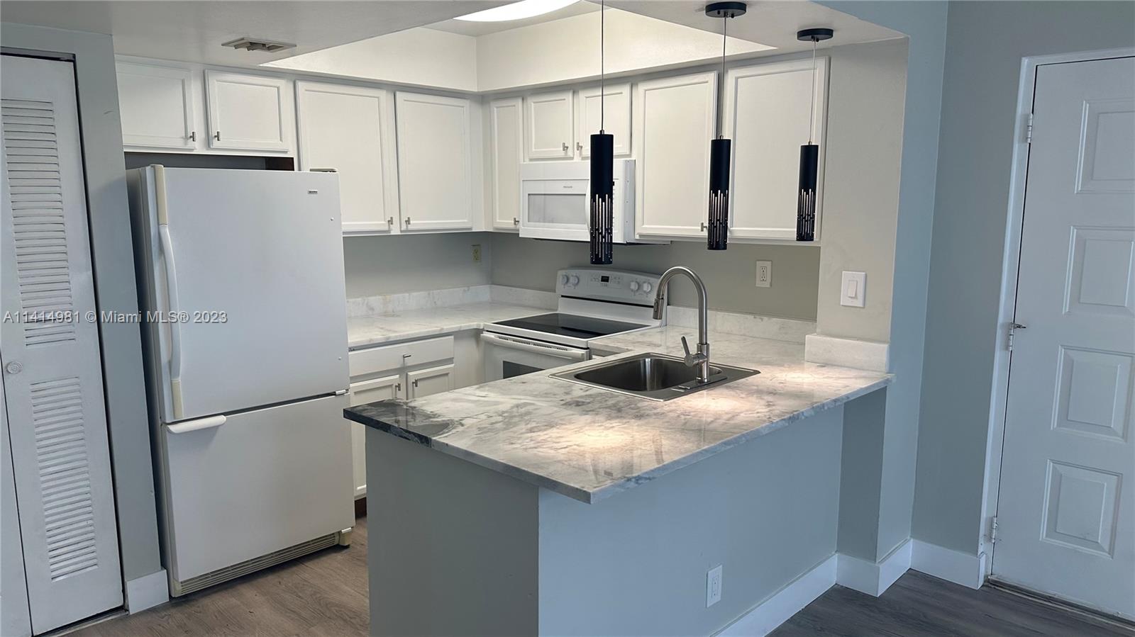 CLEAR LAKE CLUB CONDO - Residential Lease