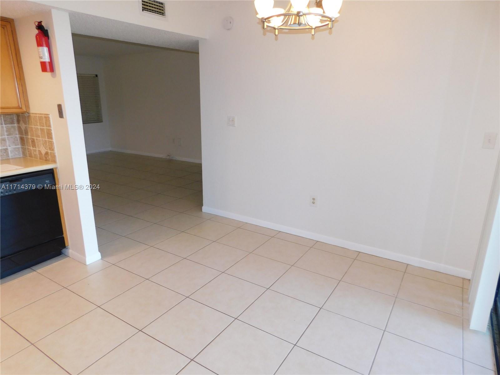 THE HORIZONS CONDO #4 - Residential Lease