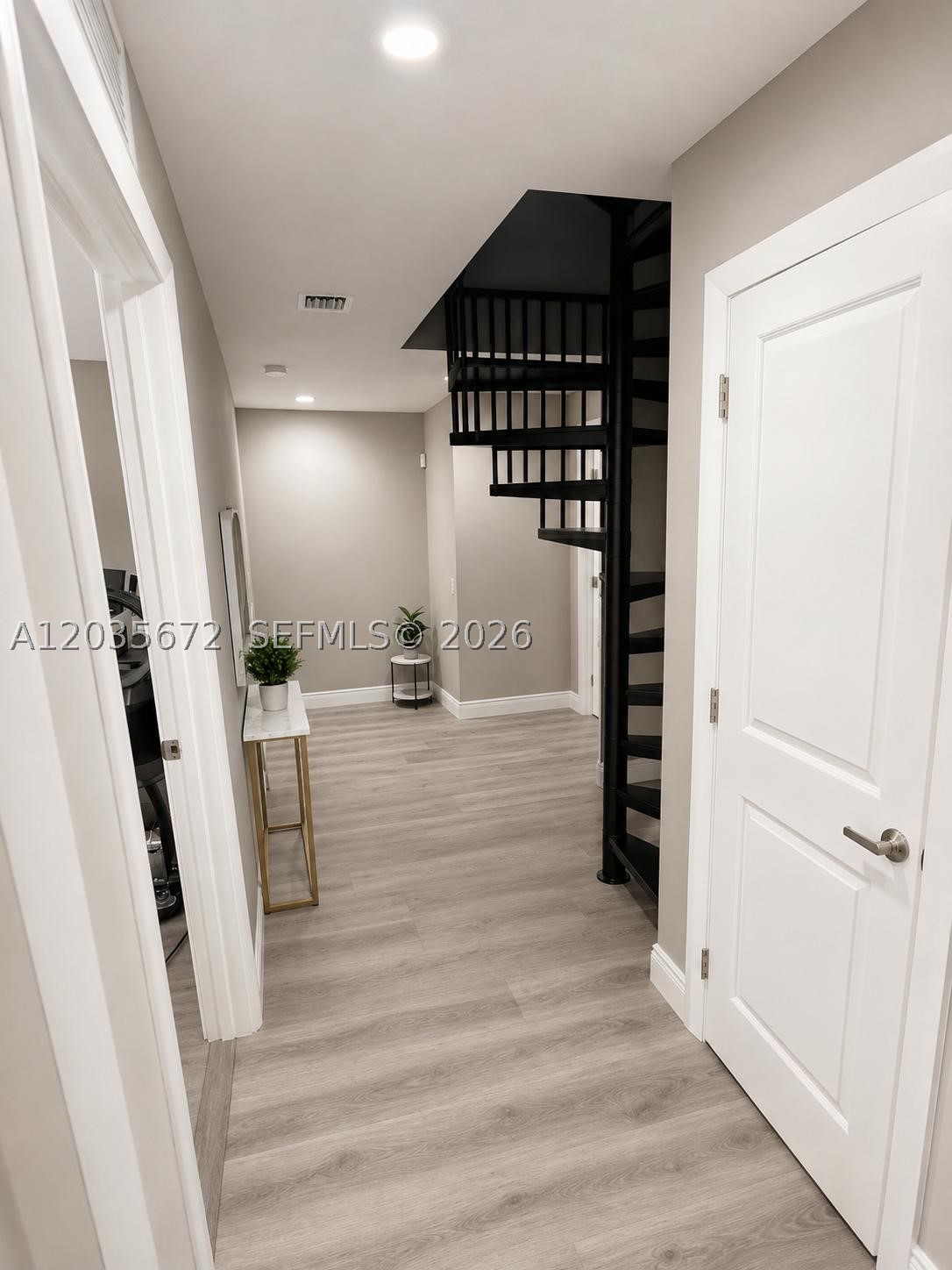 OAKLAND PARK SECOND ADD - Residential Lease