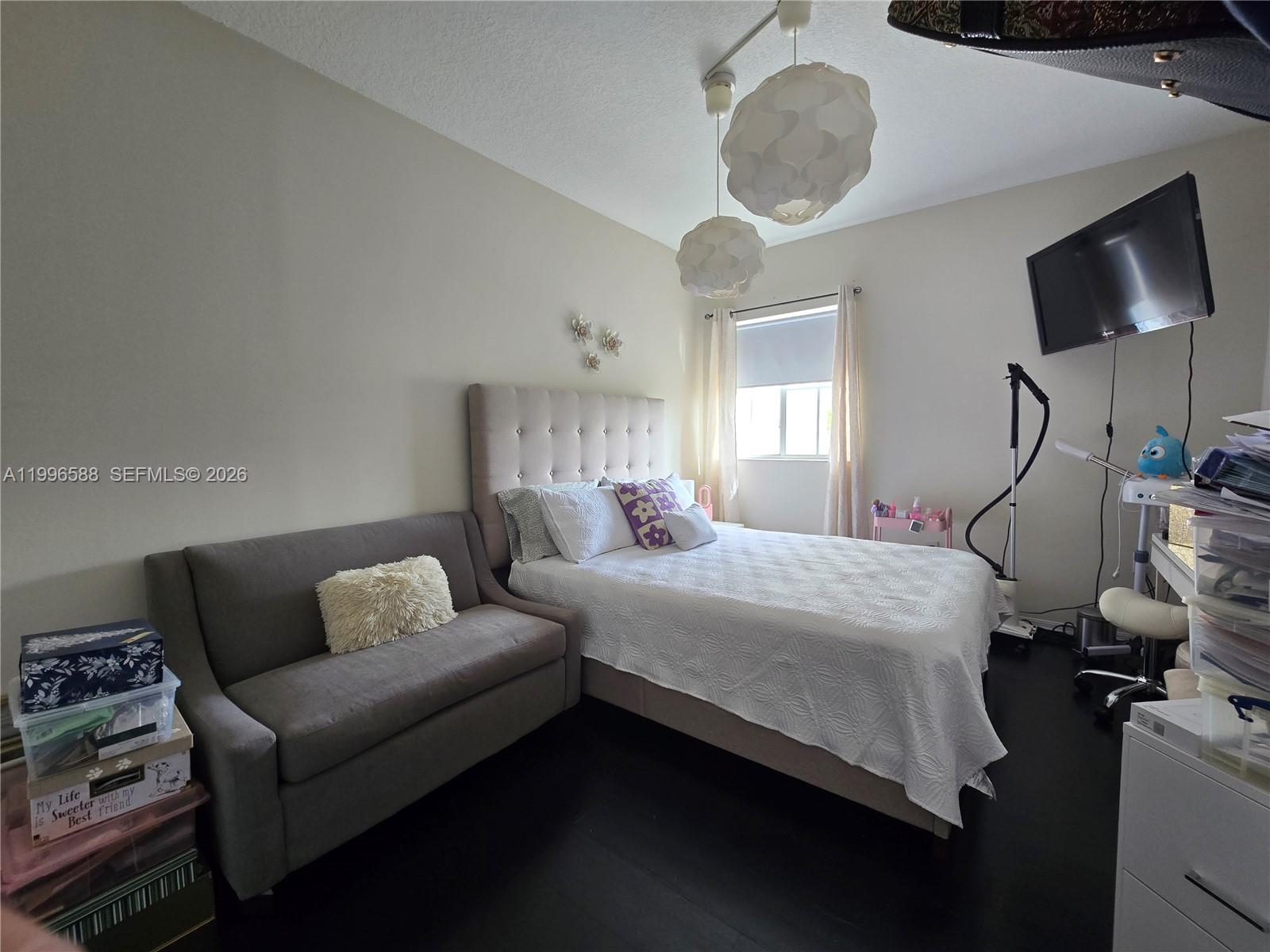 KENDALL VILLAGE TOWNVILLA - Residential