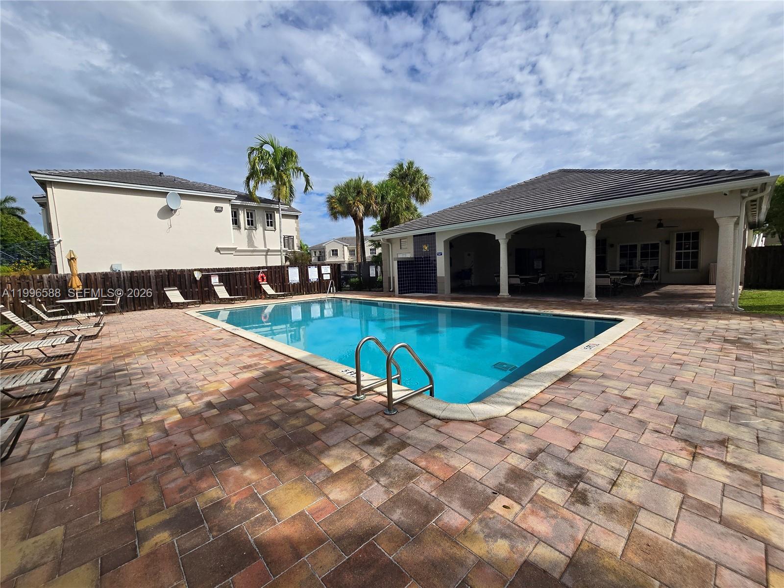 KENDALL VILLAGE TOWNVILLA - Residential