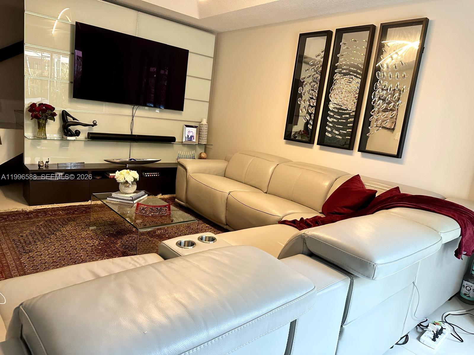 KENDALL VILLAGE TOWNVILLA - Residential