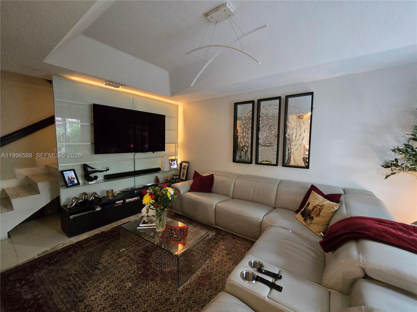 KENDALL VILLAGE TOWNVILLA - Residential