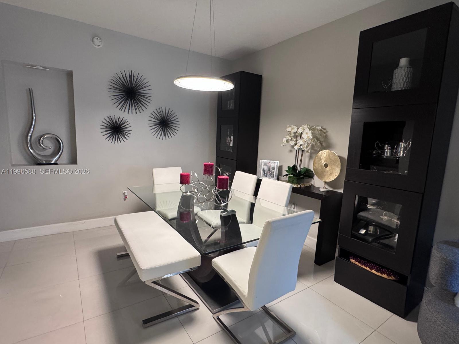 KENDALL VILLAGE TOWNVILLA - Residential