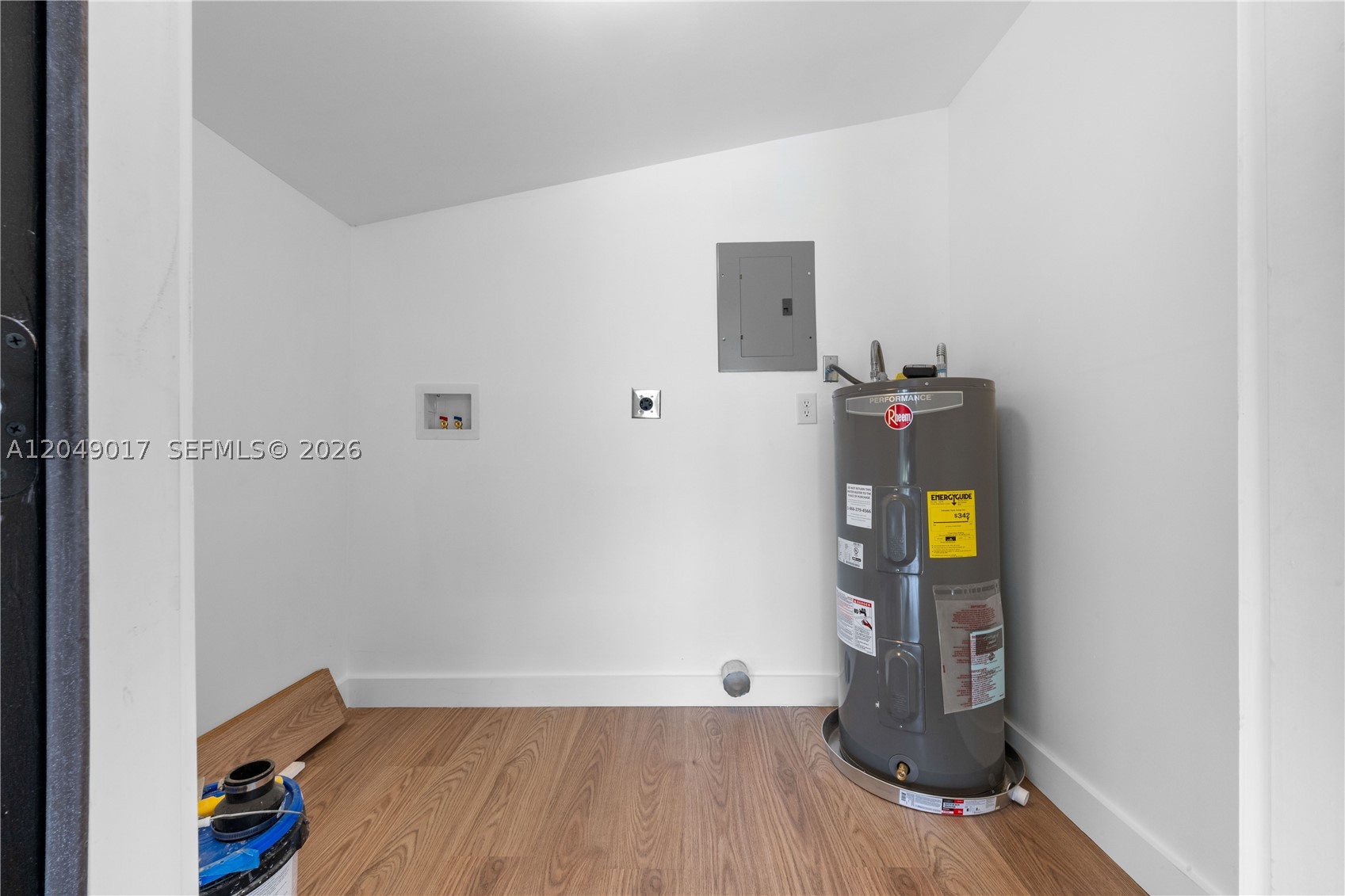 SUNLAND GARDENS - Residential