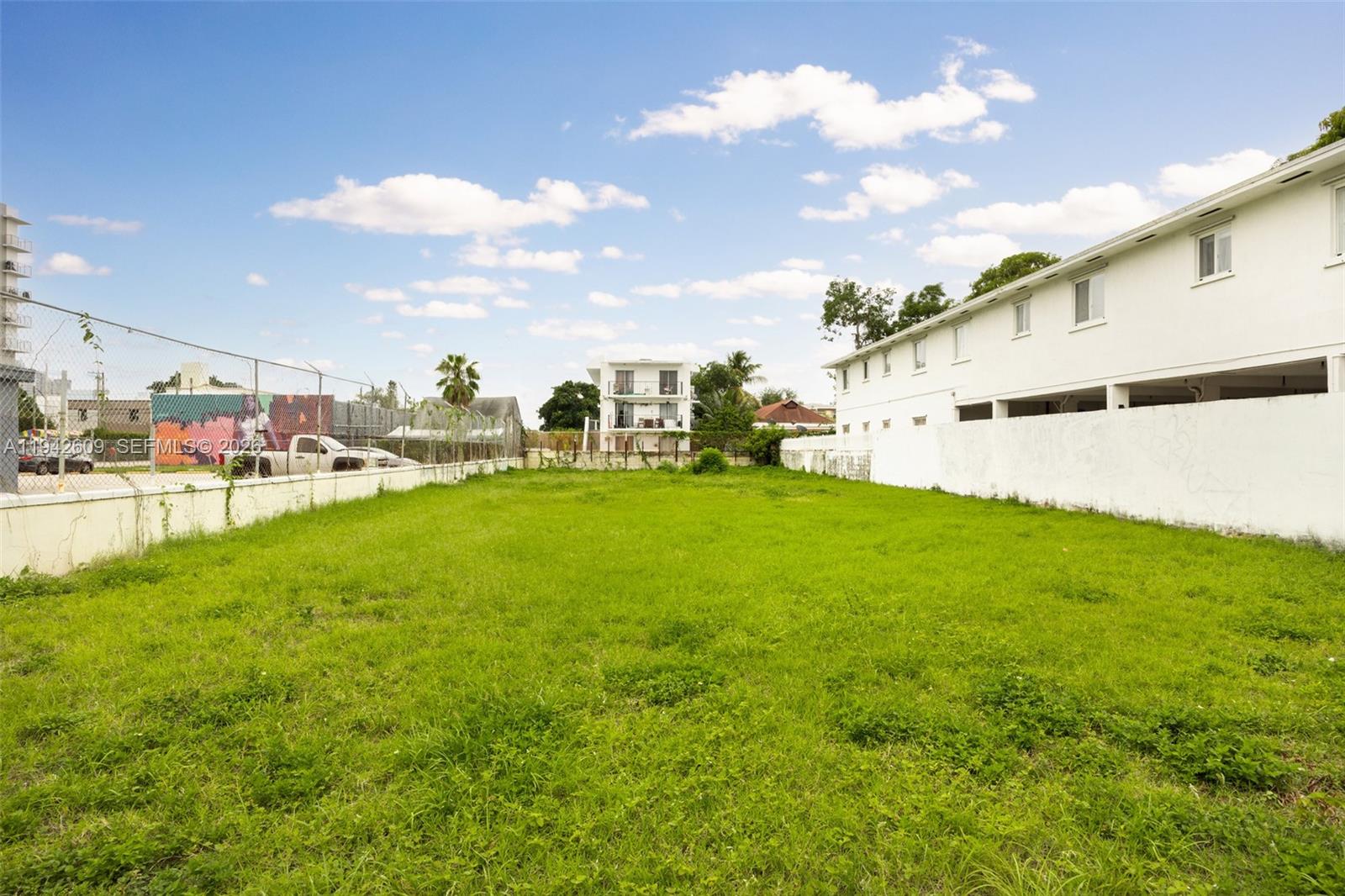 BRICKELL RIVERVIEW - Land