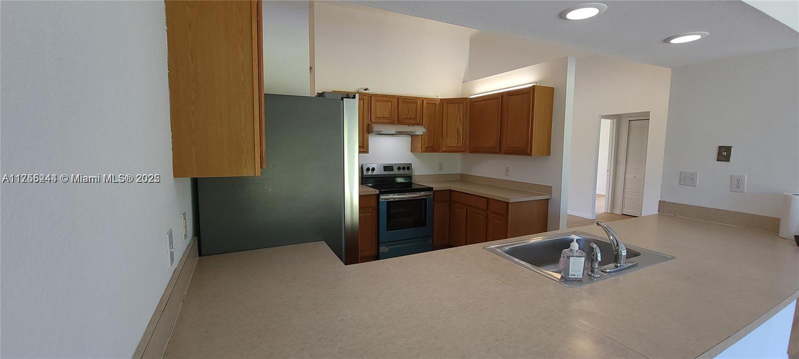 PORT ST LUCIE SECTION 30 - Residential Lease