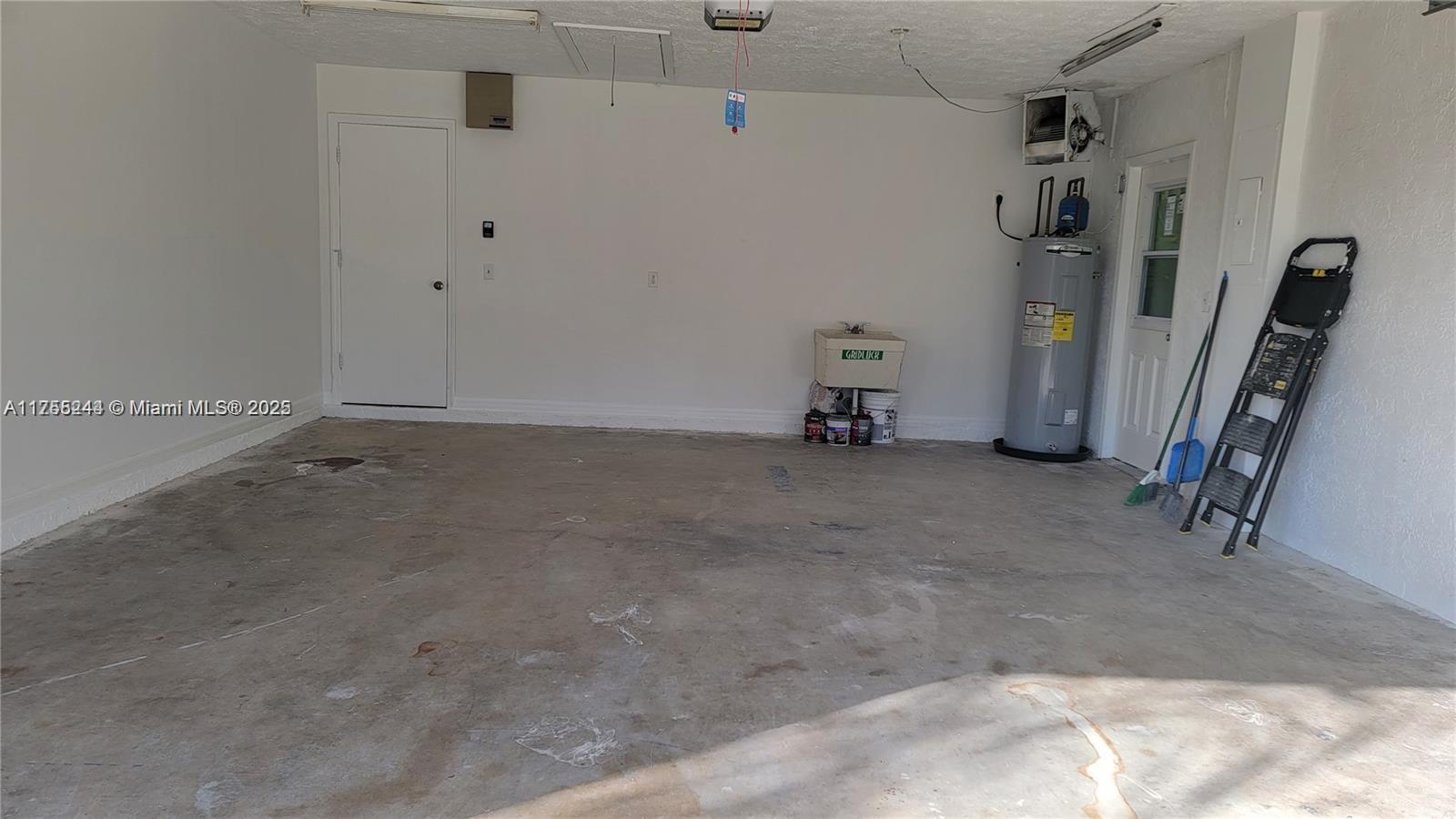 PORT ST LUCIE SECTION 30 - Residential Lease