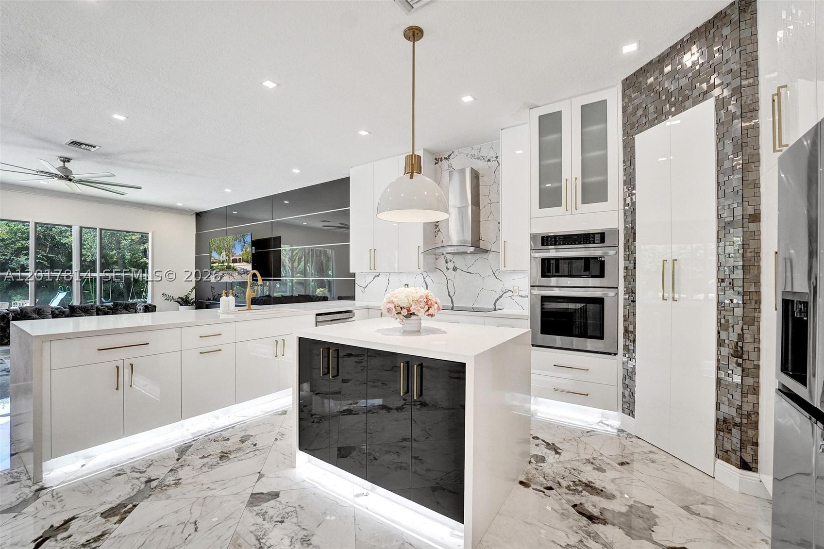 SUNSET LAKES PLAT TWO - Residential