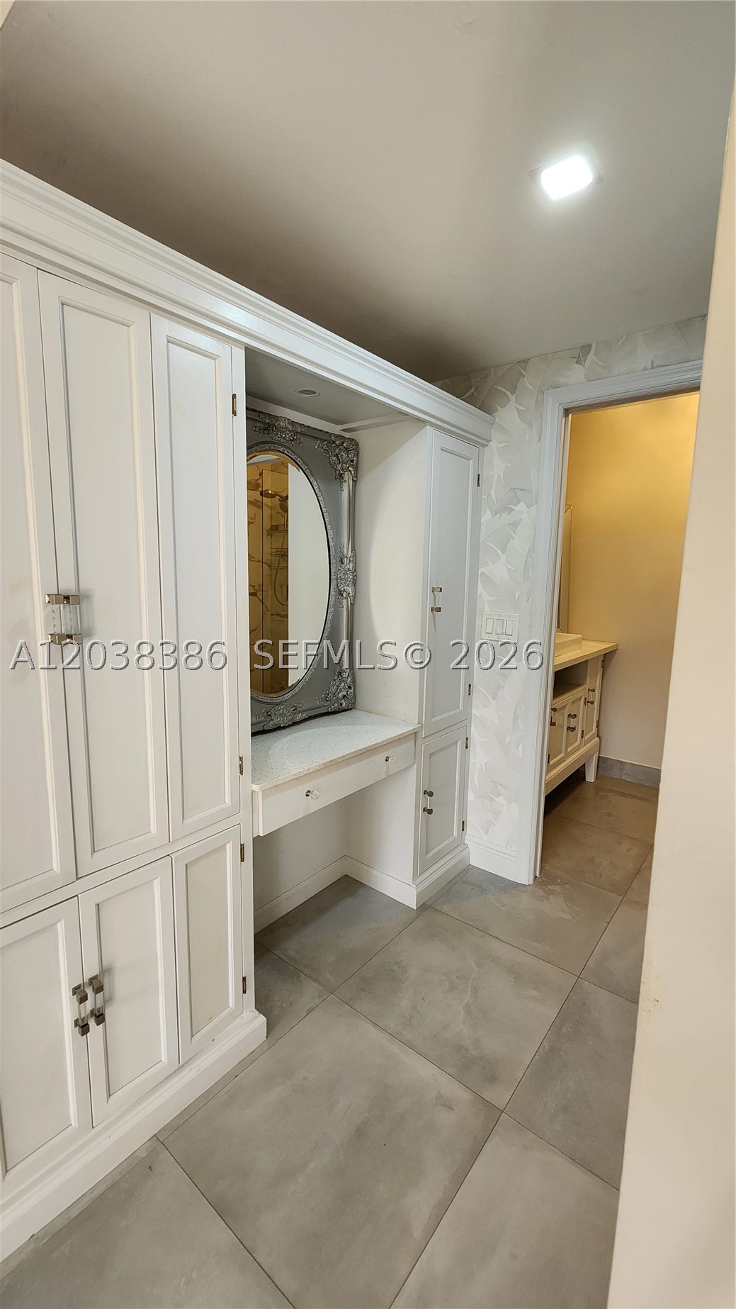 KINGS COURT WEST - Residential Lease