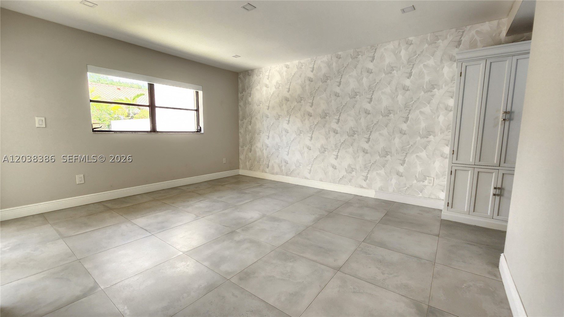 KINGS COURT WEST - Residential Lease
