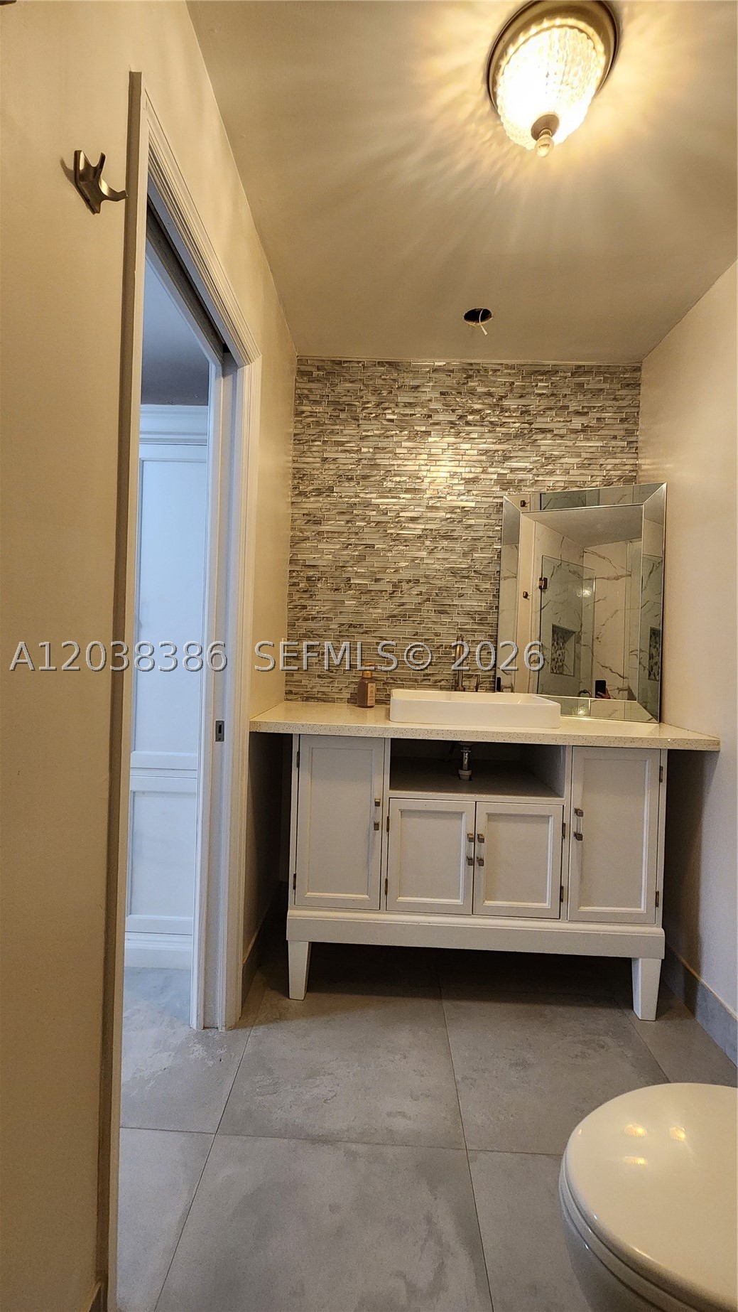 KINGS COURT WEST - Residential Lease