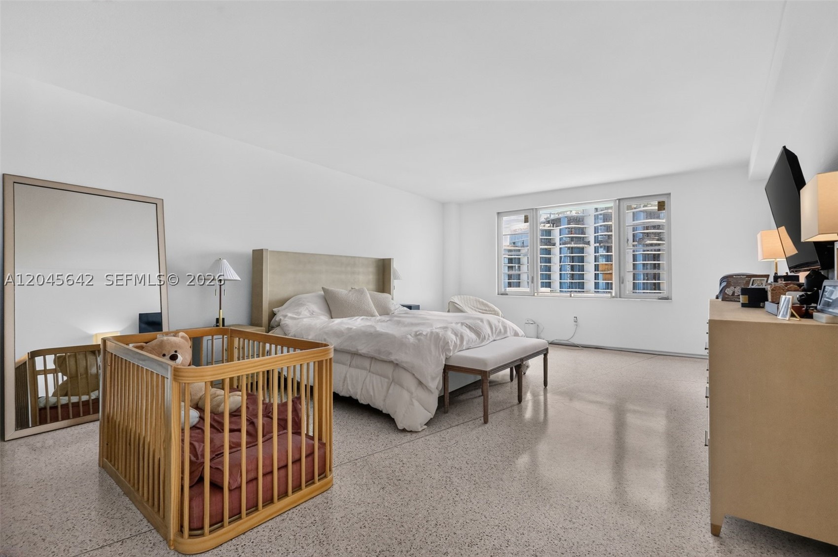 IMPERIAL HOUSE CONDO - Residential