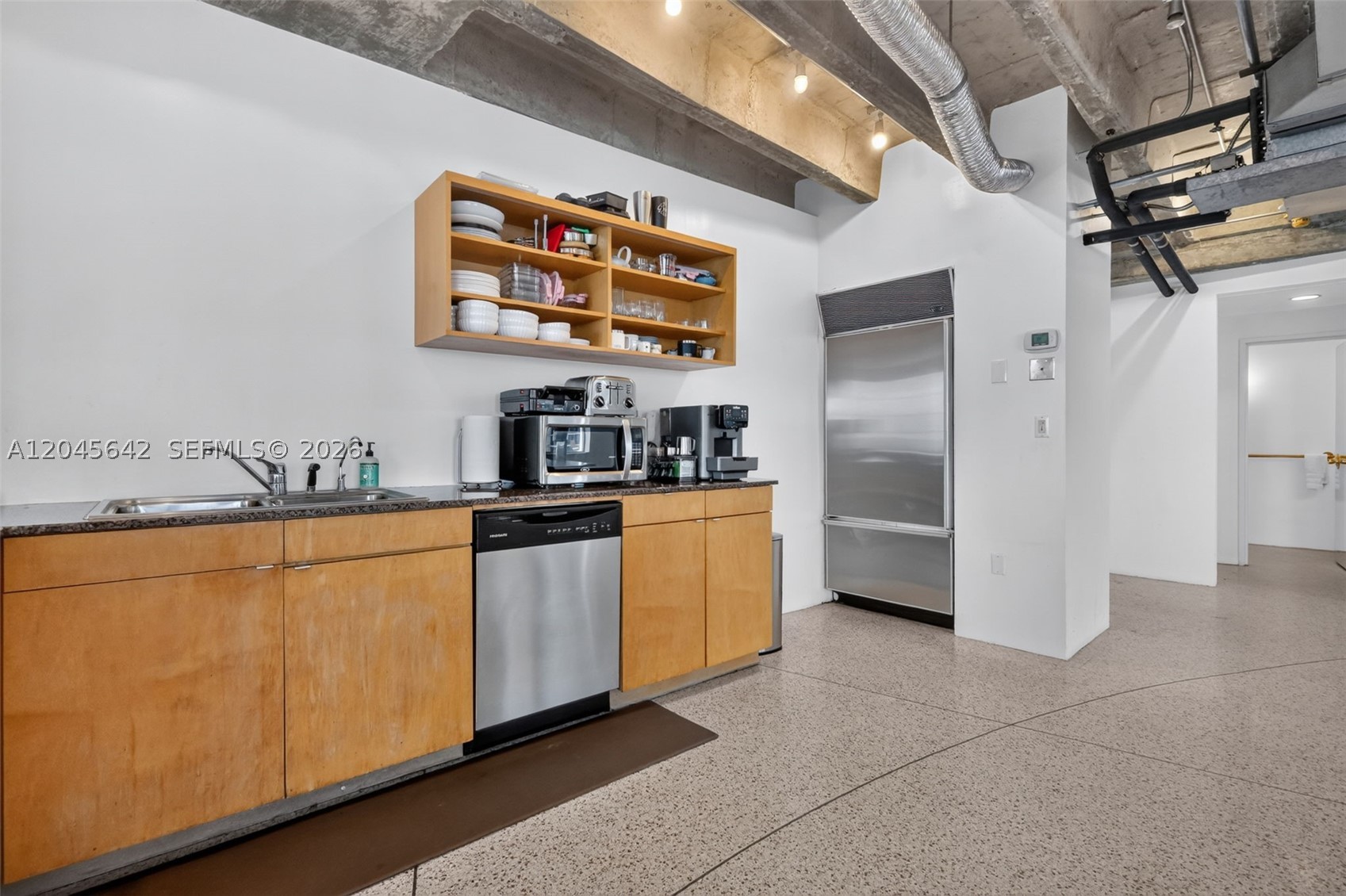 IMPERIAL HOUSE CONDO - Residential