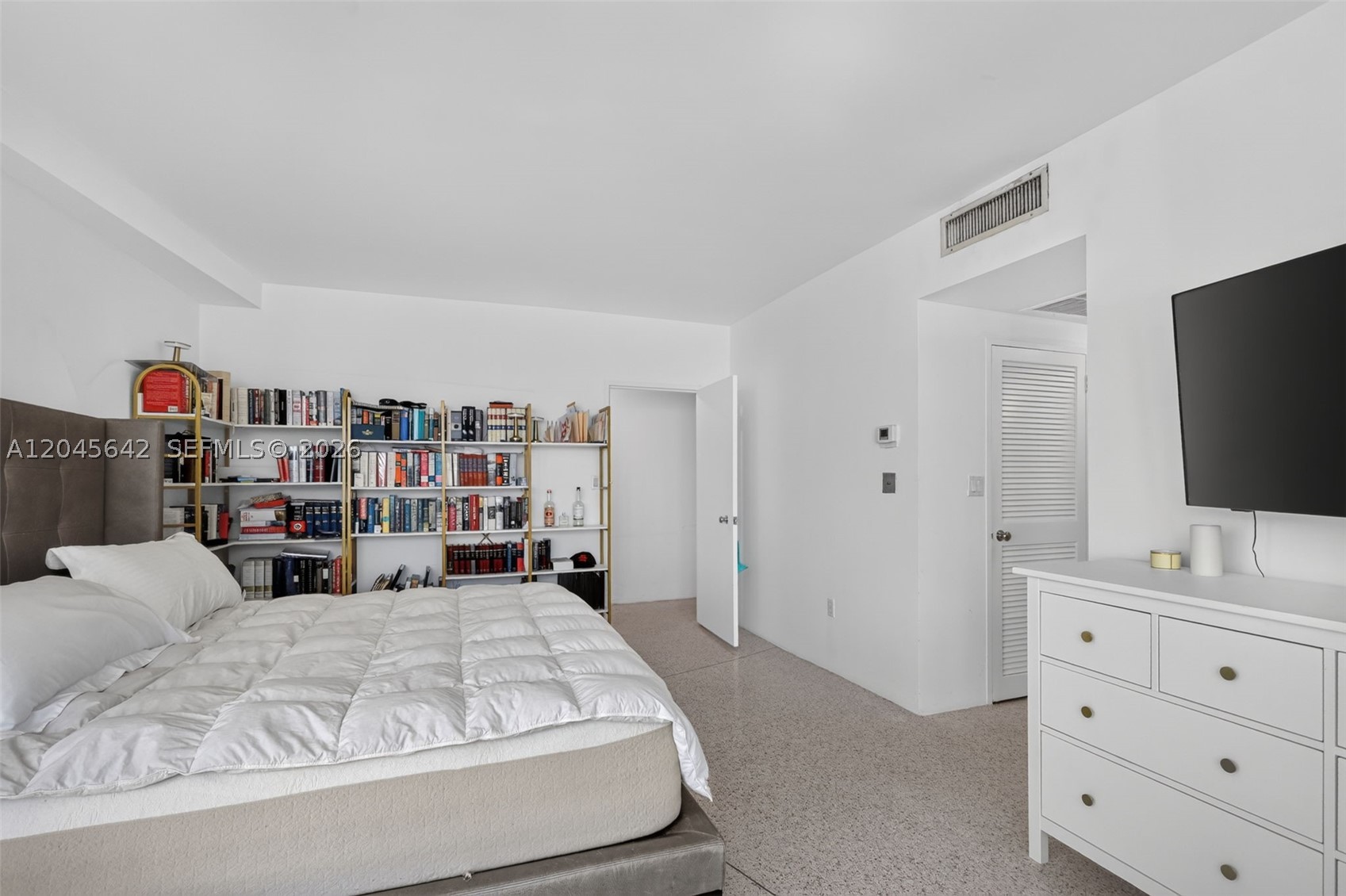 IMPERIAL HOUSE CONDO - Residential