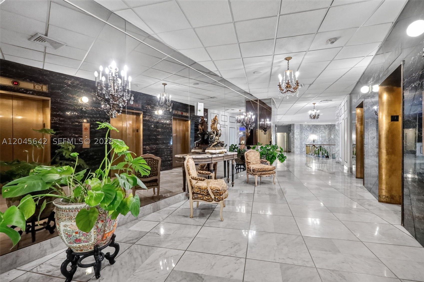 IMPERIAL HOUSE CONDO - Residential