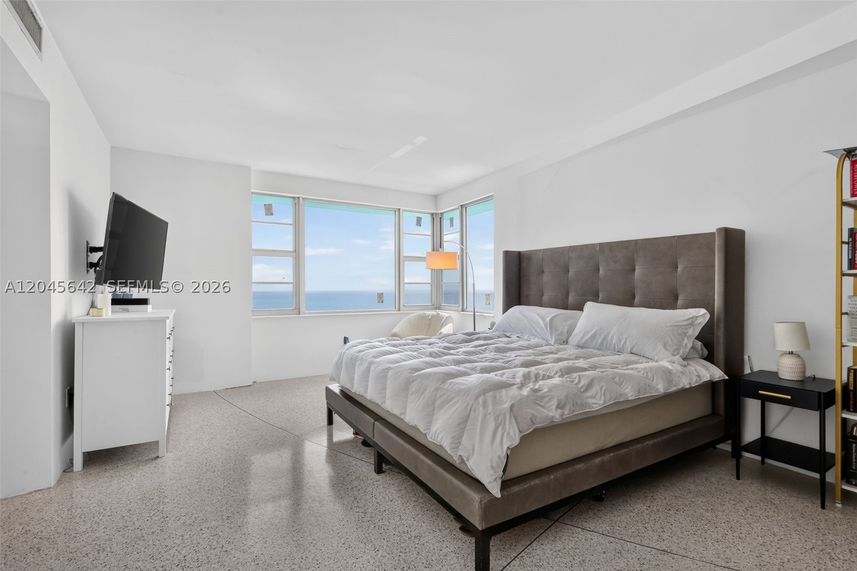 IMPERIAL HOUSE CONDO - Residential