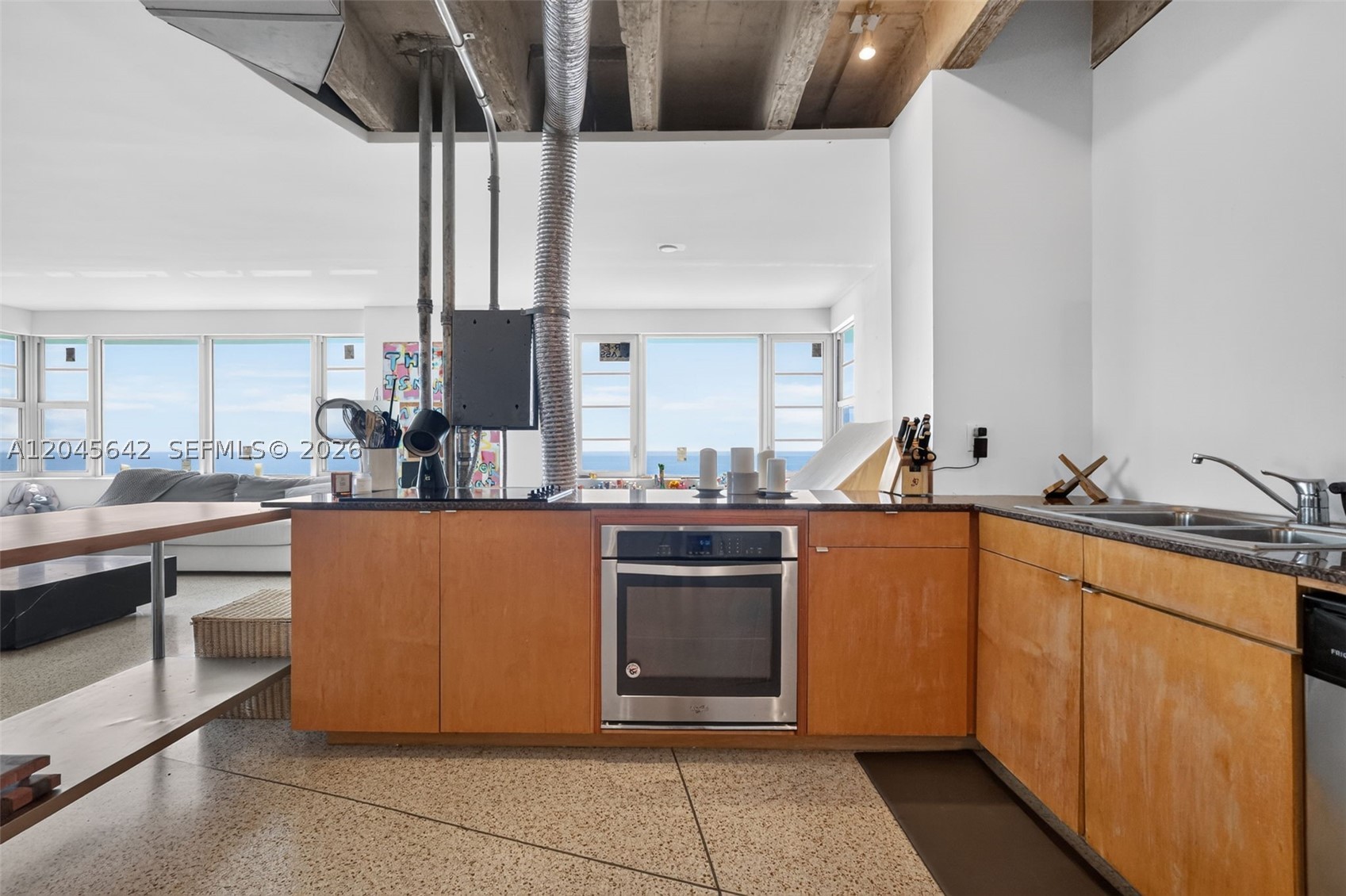 IMPERIAL HOUSE CONDO - Residential
