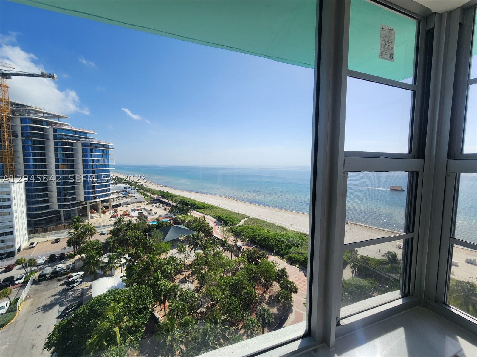 IMPERIAL HOUSE CONDO - Residential