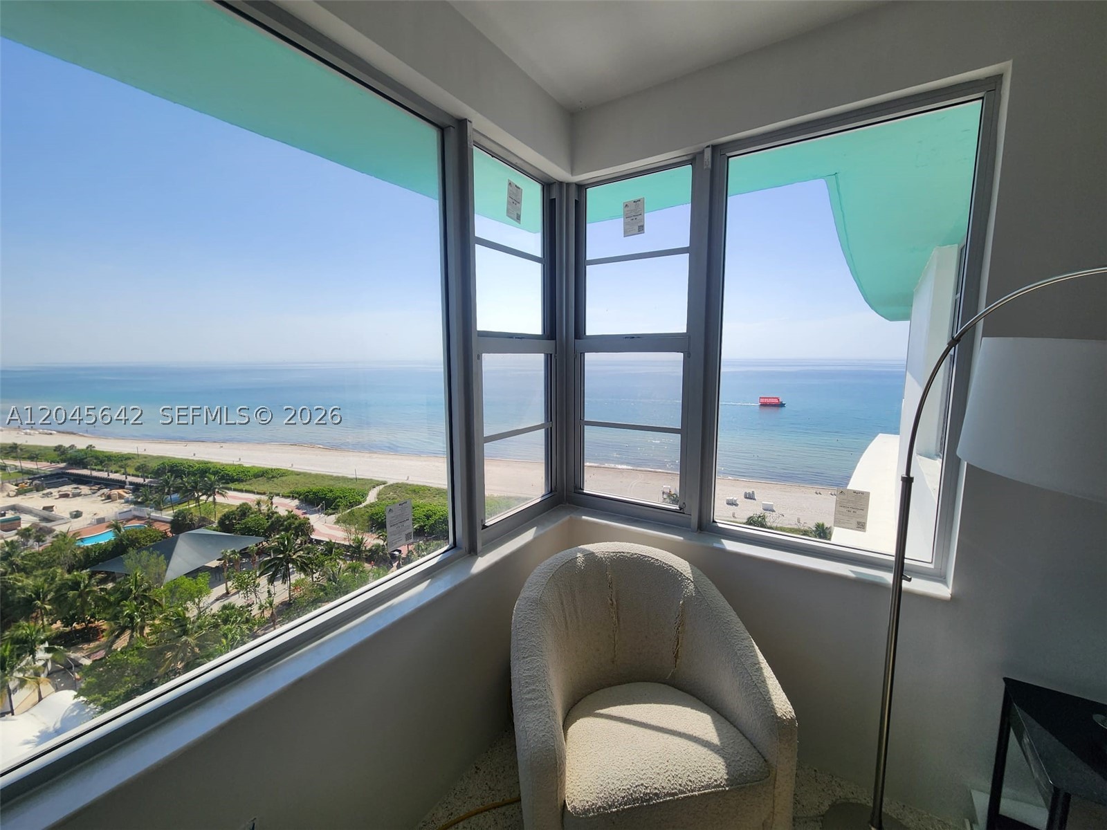IMPERIAL HOUSE CONDO - Residential