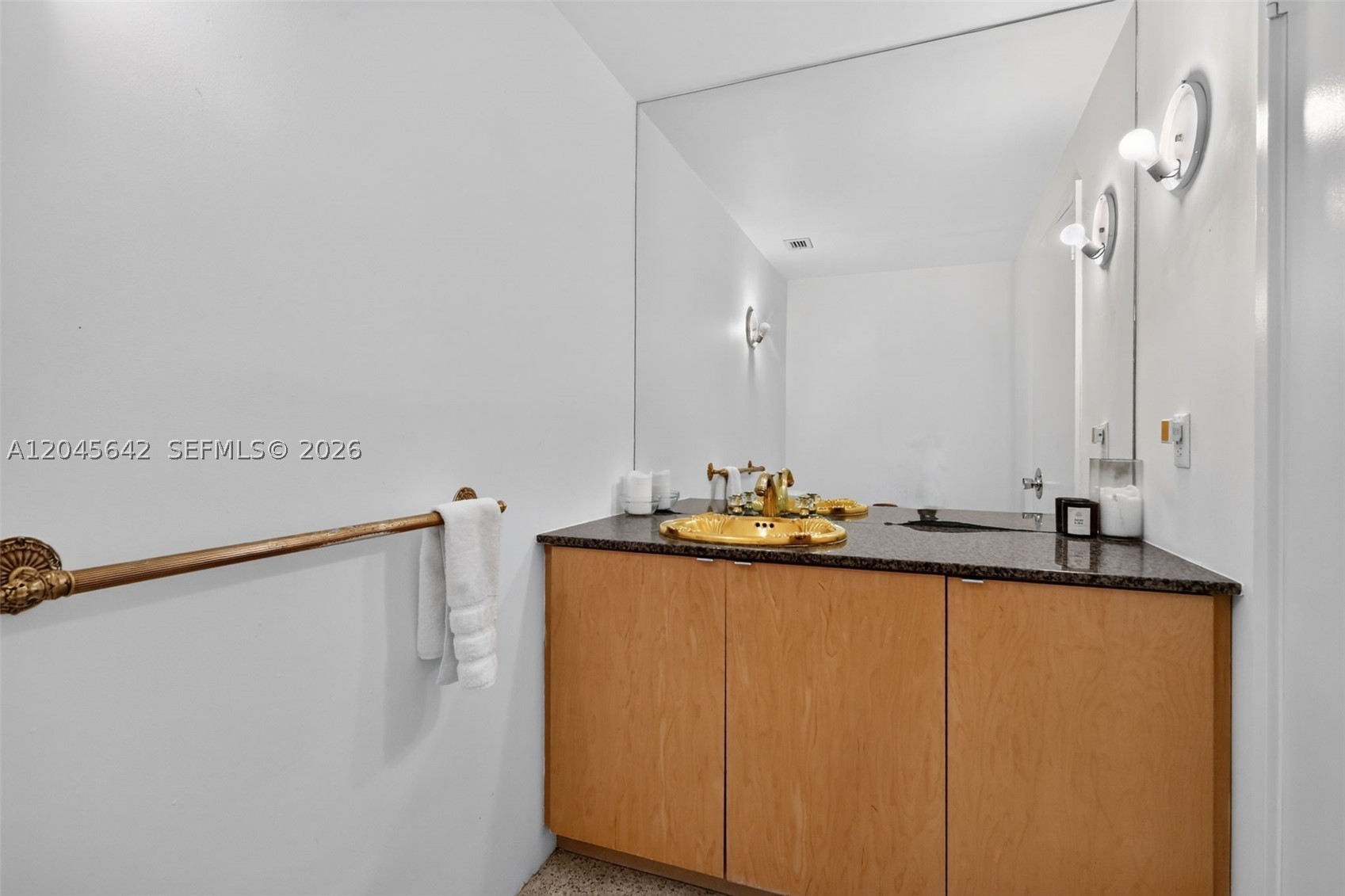 IMPERIAL HOUSE CONDO - Residential